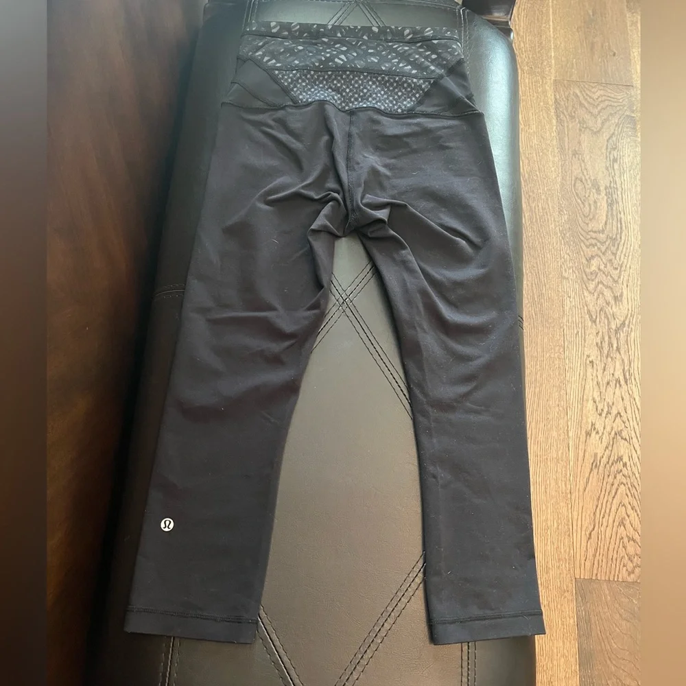 Lululemon Athletica Capri Leggings. Size 6